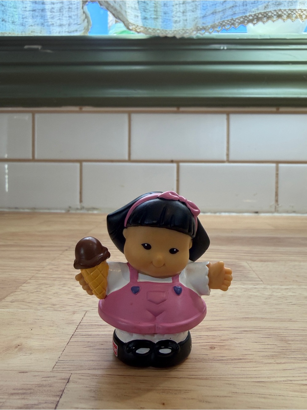 Fisher Price Little People Sonya with Ice-Cream 2003